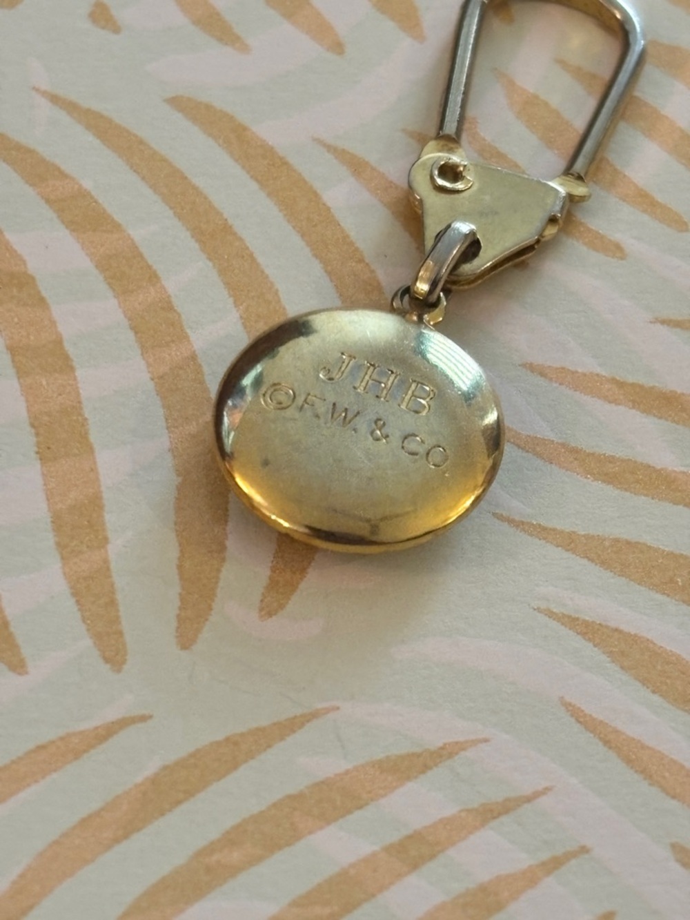 š± Vintage Miss Moppet Cat Charm Keychain š± - Picture 3 of 3